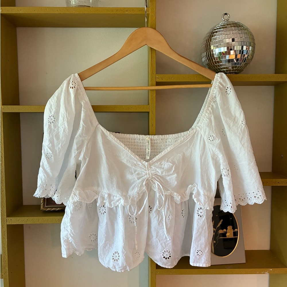 American Eagle Outfitters White Eyelet Peasant Blouse